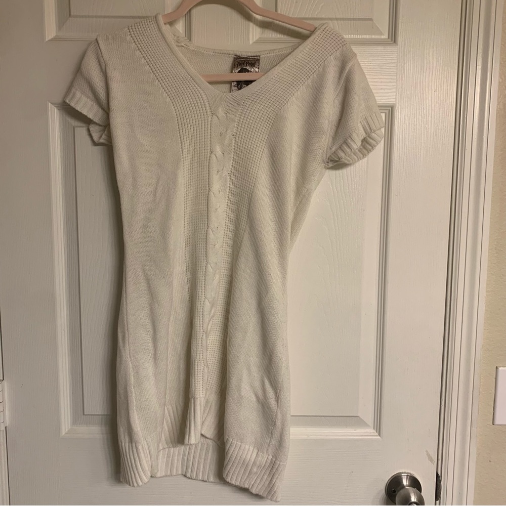 White short-sleeved sweater dress by Red Paint🤍